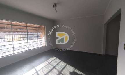Casa para alugar em Centro de 204.00m² com 3 Quartos e 1 Garagem