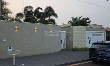 Casa para venda em Cidade Jardim de 282.00m² com 3 Quartos, 3 Suites e 5 Garagens