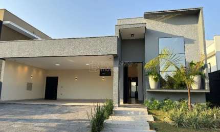 Casa de Condomínio para venda em Jardim Nova Araraquara de 267.00m² com 3 Quartos, 3 Suites e 4 Garagens