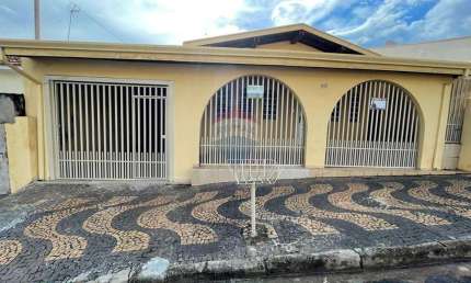 Casa para venda em Jardim Santa Rosa de 275.00m² com 3 Quartos e 1 Suite