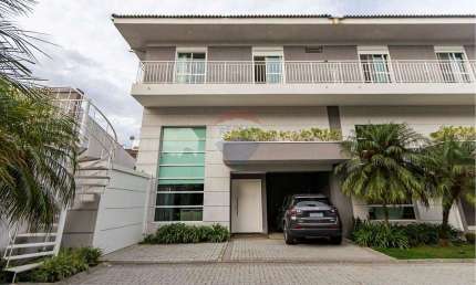 Casa de Condomínio para venda em Jardim Social de 252.00m² com 4 Quartos, 3 Suites e 4 Garagens