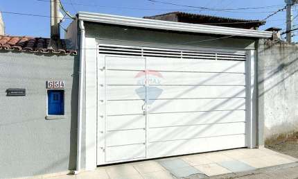 Casa para venda em Chácaras Residenciais Santa Maria de 150.00m² com 3 Quartos, 1 Suite e 2 Garagens