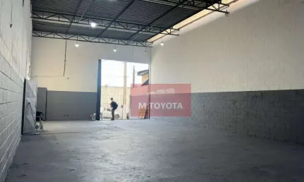 Galpão / Depósito / Armazém para alugar em Cumbica de 170.00m² com 4 Garagens