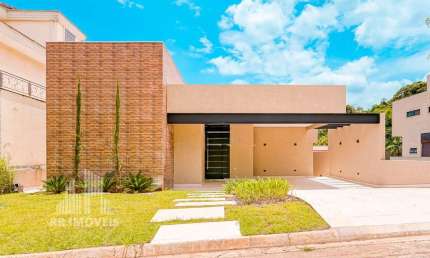 Casa para venda em Alphaville de 195.00m² com 4 Quartos, 4 Suites e 4 Garagens