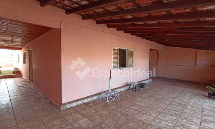 Casa para venda em Núcleo Habitacional Bela Vista Ii de 136.00m² com 3 Quartos, 1 Suite e 2 Garagens