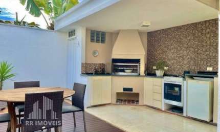 Casa para venda em Tamboré de 180.00m² com 3 Quartos, 1 Suite e 4 Garagens