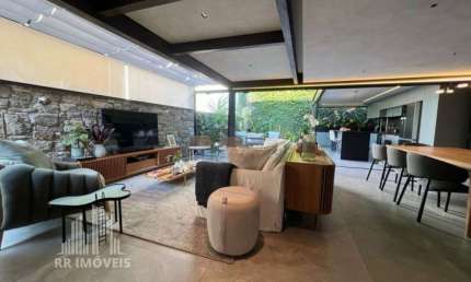 Casa para venda em Tamboré de 200.00m² com 2 Quartos, 2 Suites e 2 Garagens