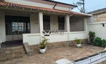 Casa para alugar em Centro de 336.00m² com 6 Quartos e 4 Garagens
