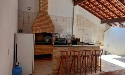 Casa para venda em Parque Real de 225.00m² com 3 Quartos, 1 Suite e 2 Garagens