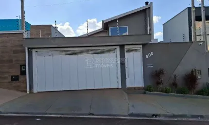 Casa para venda em Residencial Ravena de 180.00m² com 3 Quartos, 1 Suite e 2 Garagens