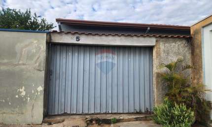 Casa para alugar em Santa Cruz de 203.00m² com 2 Quartos e 2 Garagens