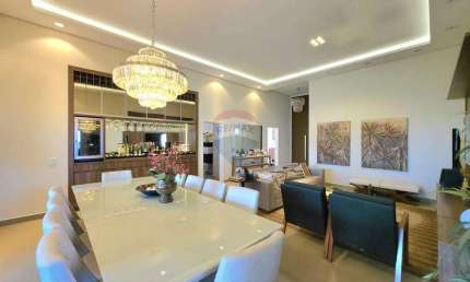 Casa para venda em Residencial Campo Camanducaia de 231.00m² com 3 Quartos, 3 Suites e 4 Garagens