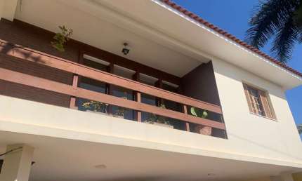 Casa para alugar em Piedade de 290.00m² com 4 Quartos, 1 Suite e 8 Garagens