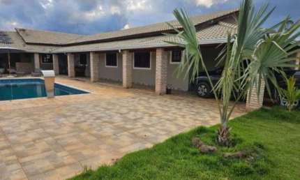 Chácara para venda em Dona Catarina de 320.00m² com 3 Quartos, 1 Suite e 3 Garagens