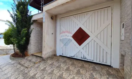 Casa para venda em Jardim Rosa Cruz de 200.00m² com 3 Quartos, 1 Suite e 4 Garagens