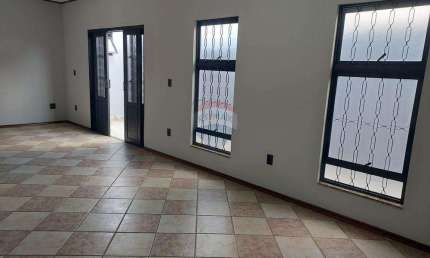 Casa para venda em Vila Bianchi de 140.63m² com 2 Quartos e 1 Garagem