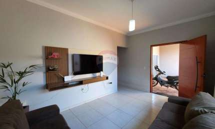Casa para venda em Jardim Santa Cruz de 191.97m² com 3 Quartos, 1 Suite e 2 Garagens