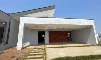 Casa para alugar em Jardim Residencial Califórnia de 196.00m² com 3 Quartos, 3 Suites e 2 Garagens
