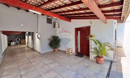 Casa para venda em Vila Paraíso de 176.40m² com 3 Quartos, 1 Suite e 2 Garagens