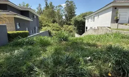 Terreno para venda em Suru de 260.00m² com 4 Quartos, 2 Suites e 4 Garagens