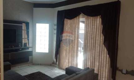 Casa para venda em Jardim Suécia de 160.00m² com 2 Quartos e 2 Garagens