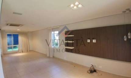 Casa para alugar em Jardim Botânico de 220.00m² com 3 Quartos, 3 Suites e 4 Garagens