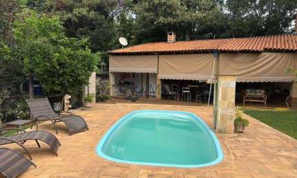 Chácara para alugar em Área Rural De Mogi Guaçu de 500.00m² com 2 Quartos, 2 Suites e 2 Garagens