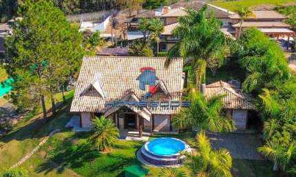 Sobrado para venda em Penha de 330.00m² com 4 Quartos, 2 Suites e 4 Garagens