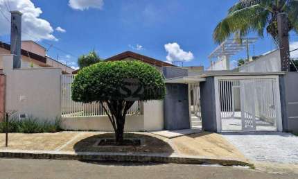 Casa para venda em Parque Residencial Cambuí de 172.00m² com 3 Quartos e 1 Suite