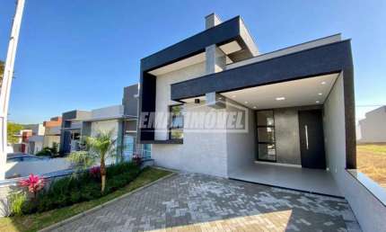 Casa de Condomínio para venda em Caguassu de 105.00m² com 3 Quartos, 1 Suite e 3 Garagens