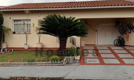 Casa para venda em Condomínio Porto Do Sol de 167.00m² com 3 Quartos, 1 Suite e 2 Garagens