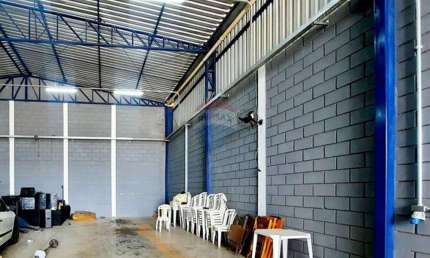 Galpão / Depósito / Armazém para alugar em Chácara Pantanal Engenho Velho de 300.00m²