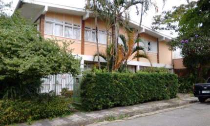 Sobrado para venda e aluguel em Vila Oliveira de 200.00m² com 4 Quartos, 1 Suite e 2 Garagens