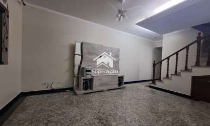 Sobrado para alugar em Vila Galvão de 225.01m² com 3 Quartos, 1 Suite e 4 Garagens