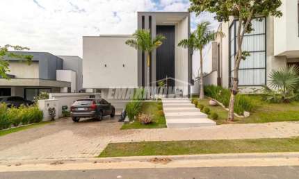 Casa de Condomínio para venda em Alphaville Nova Esplanada de 299.00m² com 3 Quartos, 3 Suites e 4 Garagens