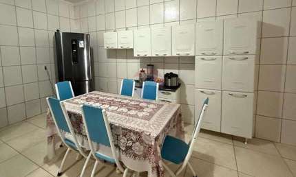 Casa para venda em Jardim Suécia de 80.00m² com 2 Quartos e 3 Garagens