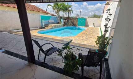 Casa para alugar em Santa Cruz de 600.00m² com 4 Quartos, 1 Suite e 4 Garagens
