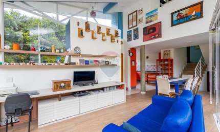 Casa para venda em Santa Cândida de 227.15m² com 3 Quartos, 1 Suite e 4 Garagens