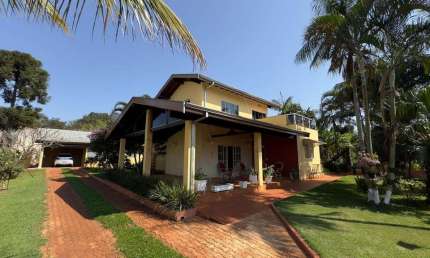 Casa para venda em O Estribo de 265.00m² com 5 Quartos, 1 Suite e 4 Garagens