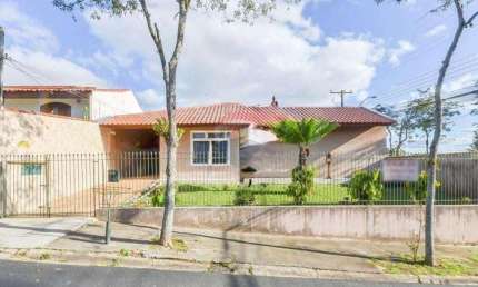 Casa para venda em Bacacheri de 210.90m² com 4 Quartos, 2 Suites e 3 Garagens