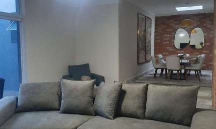 Casa para venda em Parque Três Meninos de 260.00m² com 3 Quartos, 1 Suite e 2 Garagens