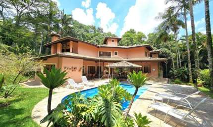 Casa de Condomínio para venda em Granja Viana de 500.00m² com 4 Quartos, 4 Suites e 6 Garagens