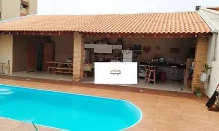 Casa para venda em Eldorado de 245.00m² com 3 Quartos, 1 Suite e 2 Garagens