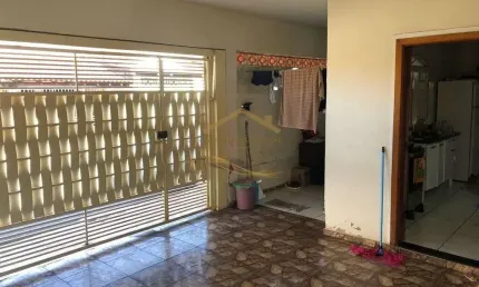 Casa para venda em Jardim Maria Lúcia de 200.00m² com 3 Quartos, 1 Suite e 1 Garagem