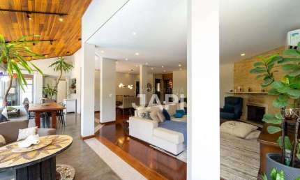 Casa para venda em Cajamar de 367.00m² com 4 Quartos, 4 Suites e 5 Garagens