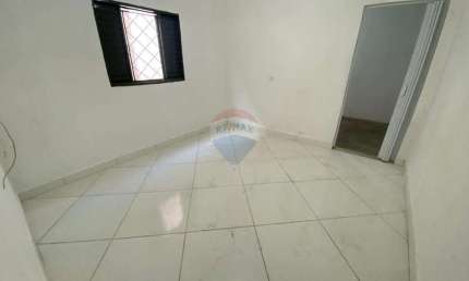 Casa para alugar em Jardim Capuava de 46.75m² com 1 Quarto e 2 Garagens