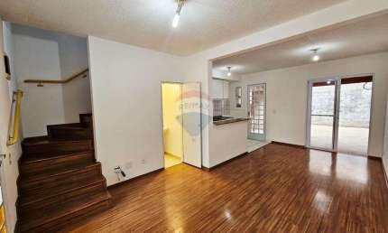 Casa de Condomínio para alugar em Jardim Interlagos de 65.00m² com 2 Quartos e 2 Garagens