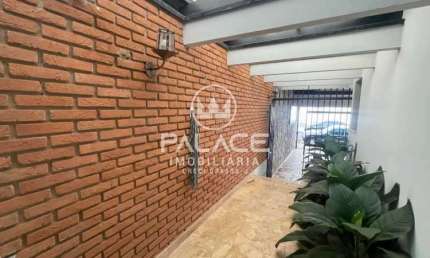 Casa para alugar em Alto de 280.00m² com 4 Quartos, 2 Suites e 3 Garagens