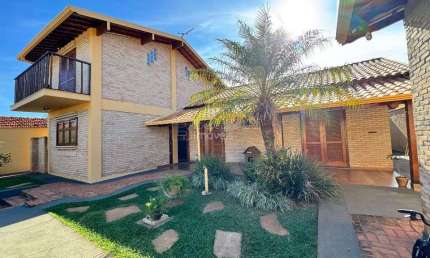 Casa para venda em Vila Xavier (vila Xavier) de 293.00m² com 3 Quartos, 1 Suite e 4 Garagens