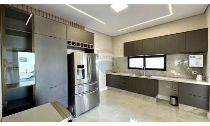 Casa de Condomínio para alugar em Chácara Letônia de 250.00m² com 3 Quartos, 3 Suites e 4 Garagens